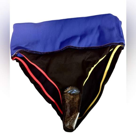 Brand New Two Piece Swimsuit Set - Picture 5 of 7